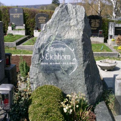 Steinmetz Mahringer - Gräber und Urnen