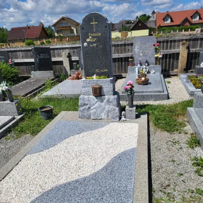 Steinmetz Mahringer - Gräber und Urnen
